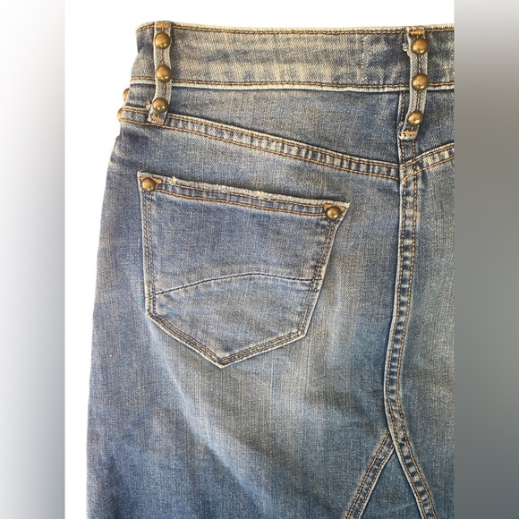 Driftwood Jean Mini Skirt - Picture 7 of 9